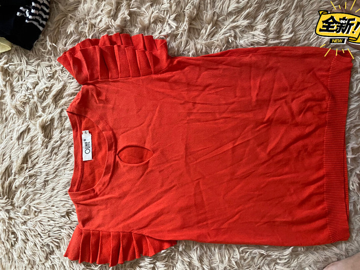 全新  专柜新款胸前镂空性感上衣  木耳袖...