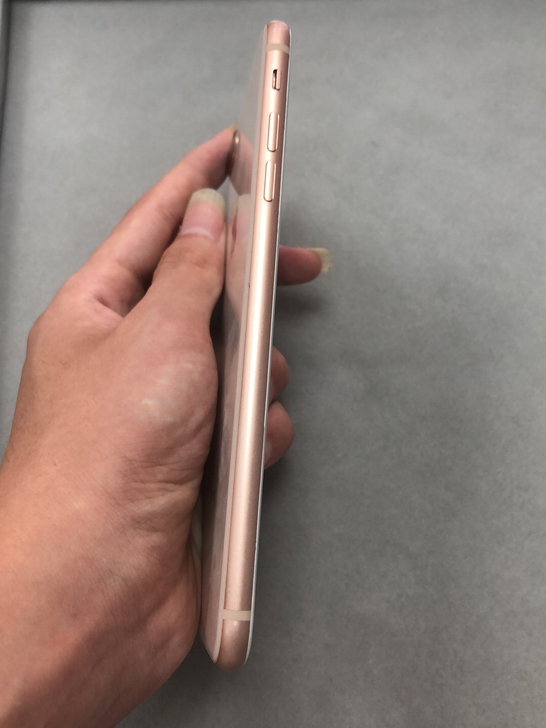 家里小孩子在网上买的，不能插卡，游戏机8P...