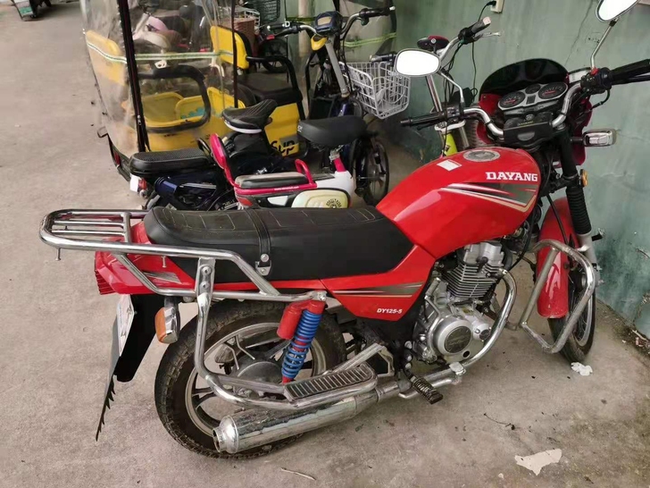 老款大阳摩托车了，跑3673公里了