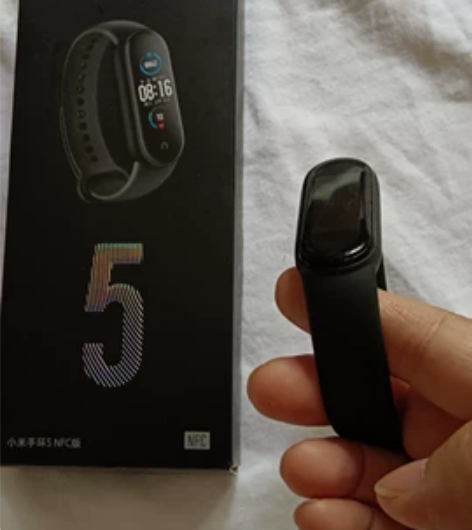 小米手环5NFC  屏幕有使用痕迹  表带...