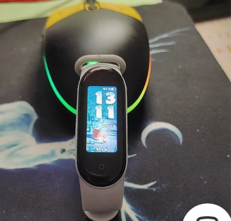 出小米手环5普通版 功能正常，有明显使用痕迹