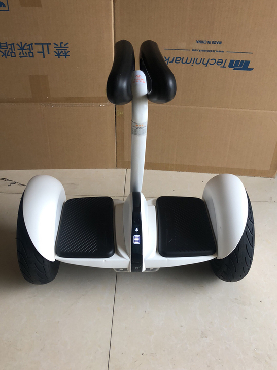 小米9号平衡车。ninebot. mini