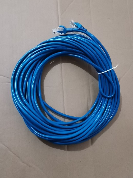 工程上多出来的网线，一捆25米，公司里大概...