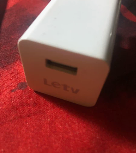 乐视充电头24w 买错型号了 给安卓机充电...