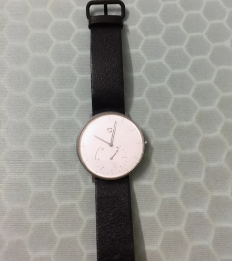 米家石英表出售,有意者私聊我!! 感兴趣的...