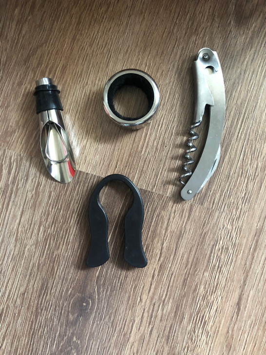 全新红酒开瓶器四件套，就一套，5元