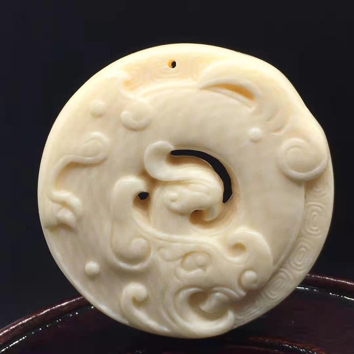 冰纹雕工翼龙平安扣