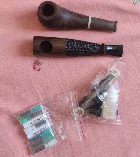 全实木紫檀烟斗配件齐全一共两个有使用过痕迹...