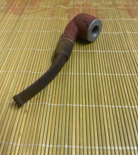 老烟斗，品相如图，不知道什么材质，二手物品...