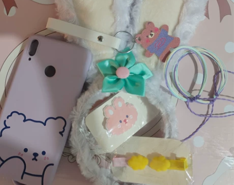 闲置的东西，一个发箍，手机壳（华为的一个型...