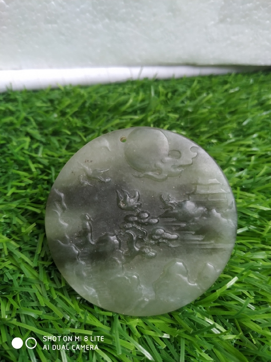 和田玉雕刻的山水画入手渠道:早年家族老前辈...