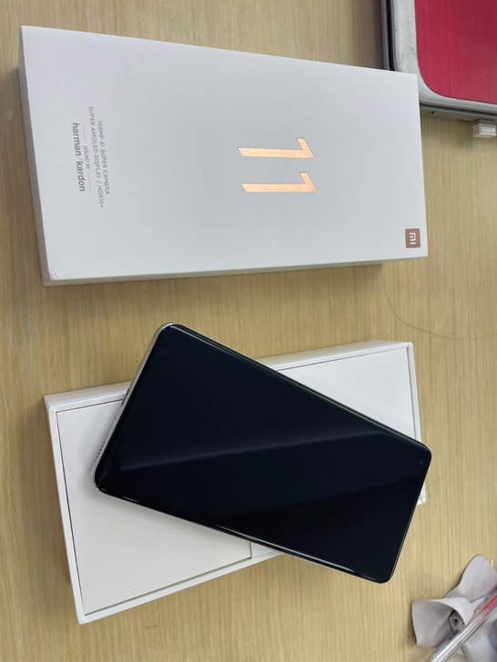 小米11 8+256白  手机全新成色没有...