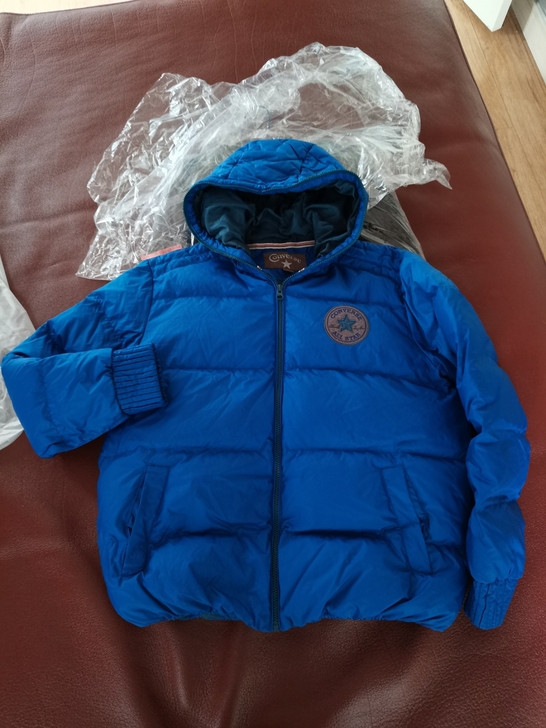 匡威羽绒服一个因为年份久了些一个是穿过2，...
