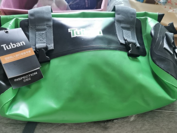 户外旅行漂流袋10升。全新未使用。