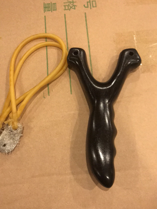 处理一批 全新黑檀木 小弓叉 送皮筋一副。...