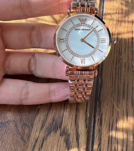 阿玛尼满天星手表 玫瑰金色 全新 感兴趣的...
