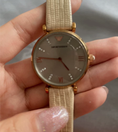 阿玛尼女表,石英女表,九成新,表带需要更换...