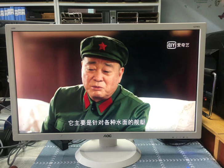 二手白色27显示器低价出售 原装正品，无任...