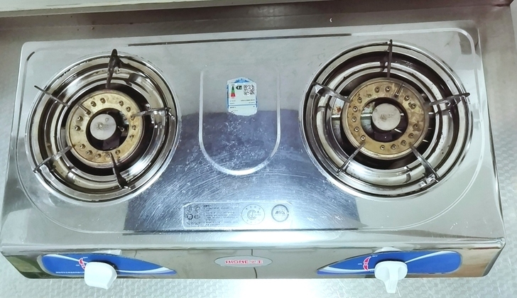 火王燃气灶双灶，仅使用半年，平时很少做饭，...