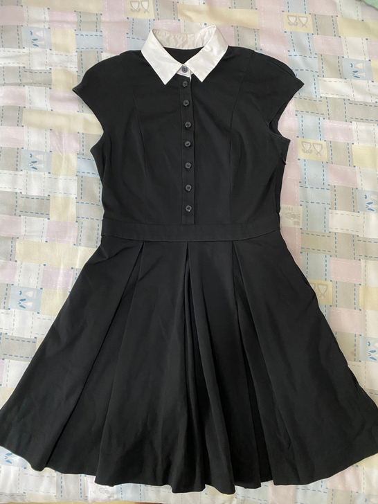 非常有质感的小黑裙！