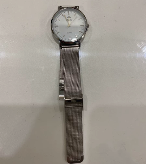 多轮兹手表，可以带进考场的手表，装纽扣电池...