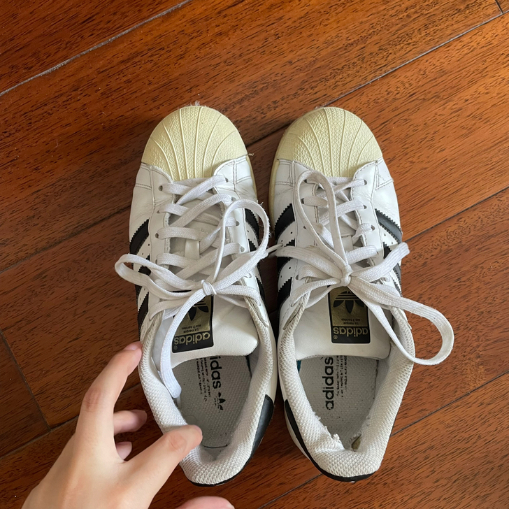Adidas贝壳头