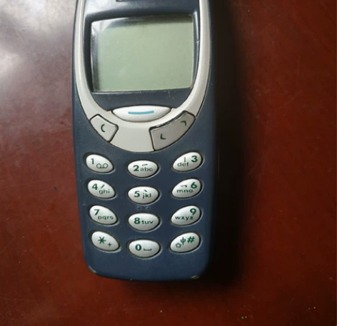 诺基亚3310手机！纯2000年老货！非翻...