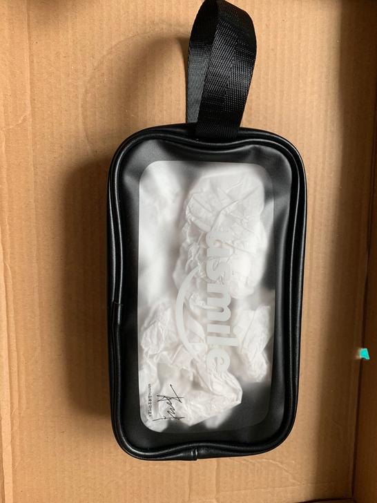 出 肖战usmile洗漱包