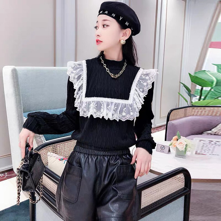 蕾丝打底，质量很好，间隙很柔软，也挺厚实.