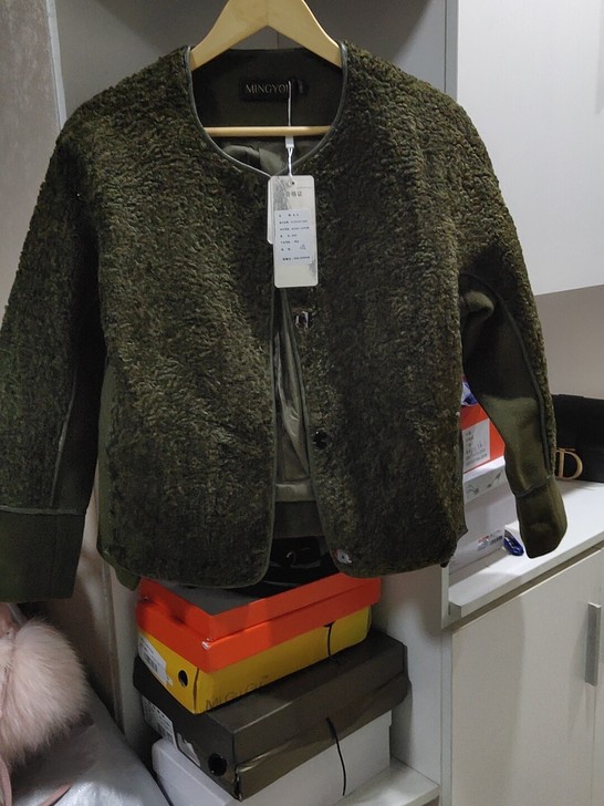 可卖可换，全新外套，适合100－130斤