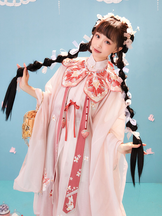 DDD收！十三余汉服啦～龙灯夜宴兔兔草莓龙女