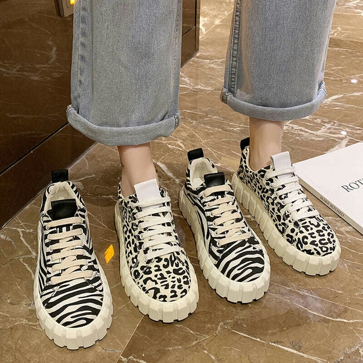 2021春新款豹纹斑马纹系带厚底松糕乐福鞋...