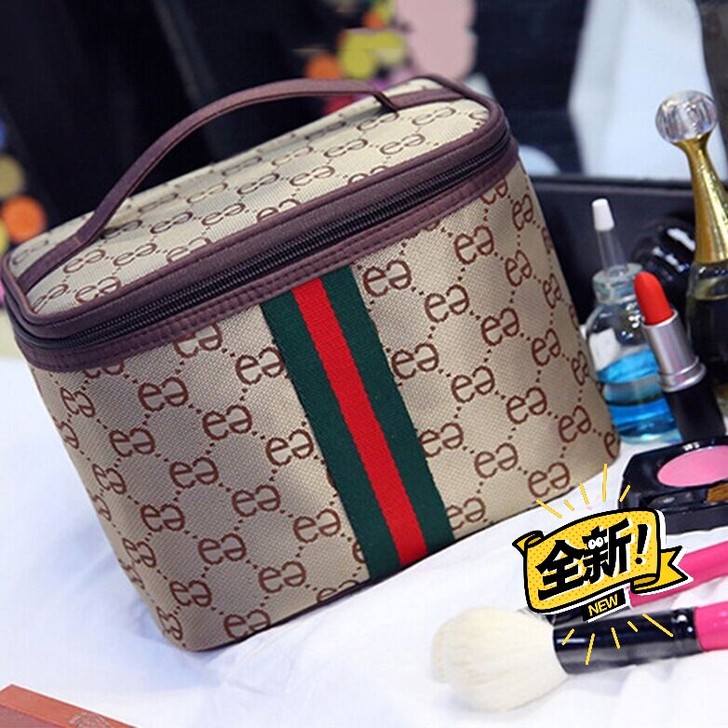 全新包邮，自家美妆店不干了，还剩10多个化...