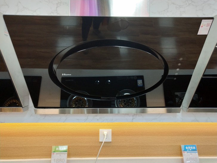 火王抽油烟机和燃气灶一套，用了两年。东西都...