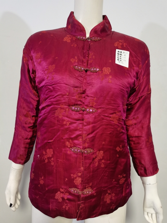 对襟棉袄，颜色很漂亮，面料柔软，品相如图