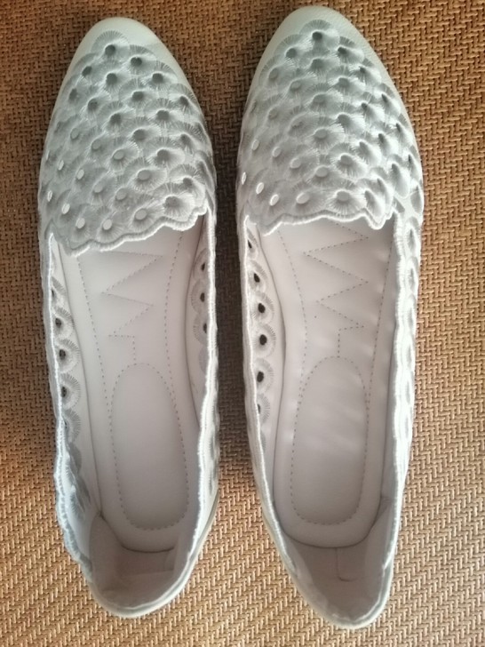 45元转手牛筋软底绣花镂空单鞋39码一双适...