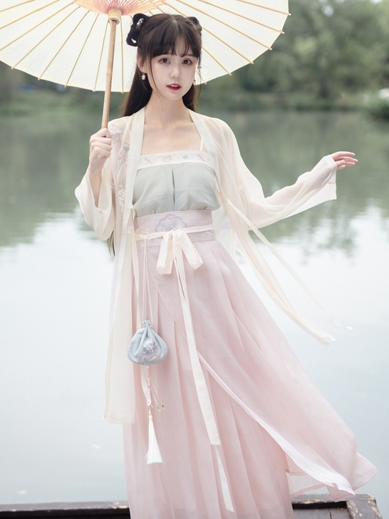 汉服s，m，保正，不草这些了，差不多都是全新