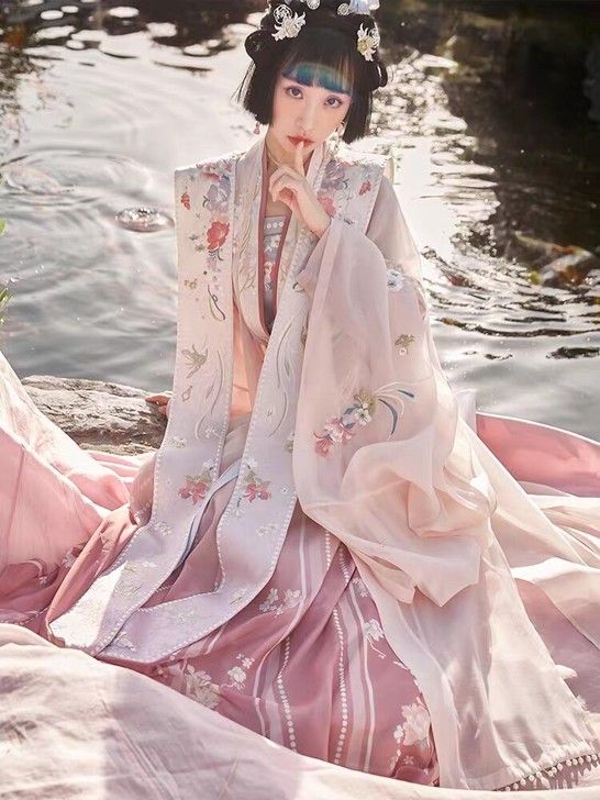 /汉服出租包邮/ 晗光玉蕊 清平乐联名款 ...