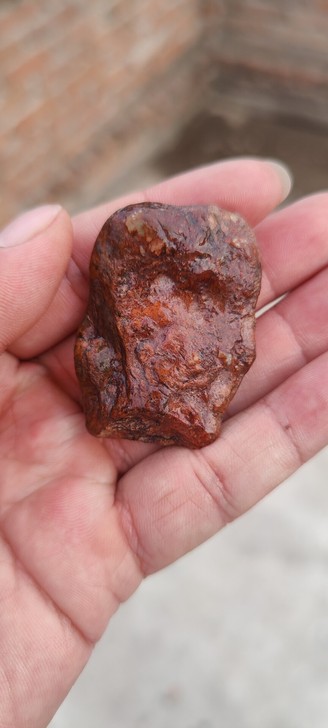 火燎皮黄白河磨玉。26克天然火燎皮黄白河磨...