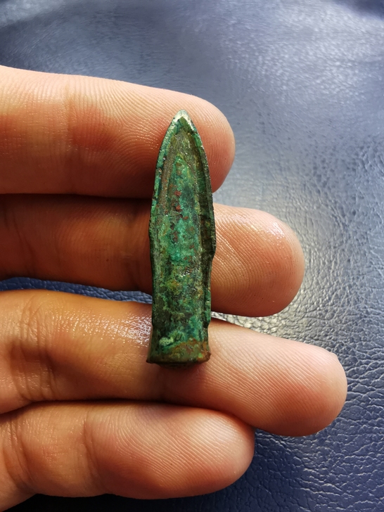战汉箭头，三棱箭头，品相完好，边道锋利，长...