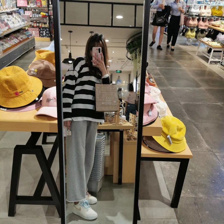 出这条裤子 卷边纯棉直筒裤