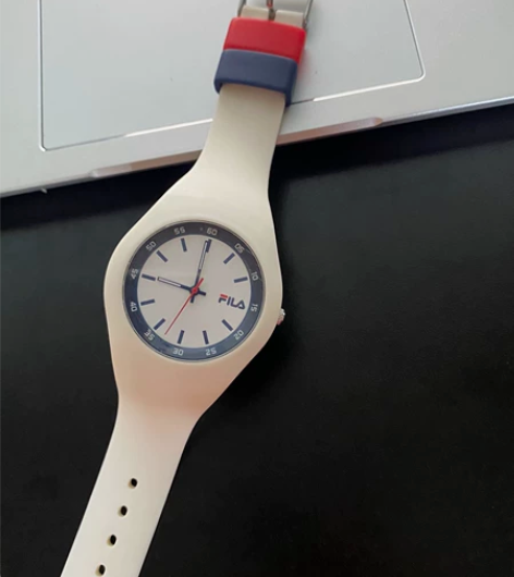 出斐乐手表 保真  可小刀 感兴趣的话点“...