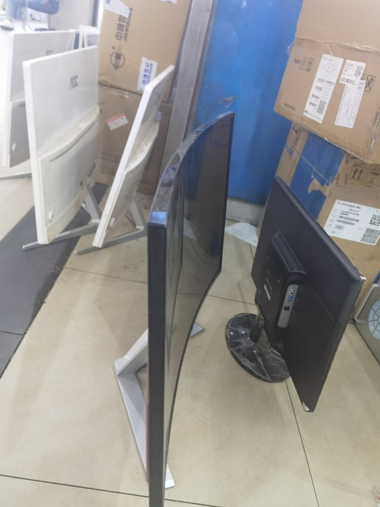 Aoc 32曲面 显示器屏幕碰坏啦！其他没...