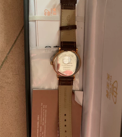男士天王手表，只戴过几次，价格可谈，有证书...