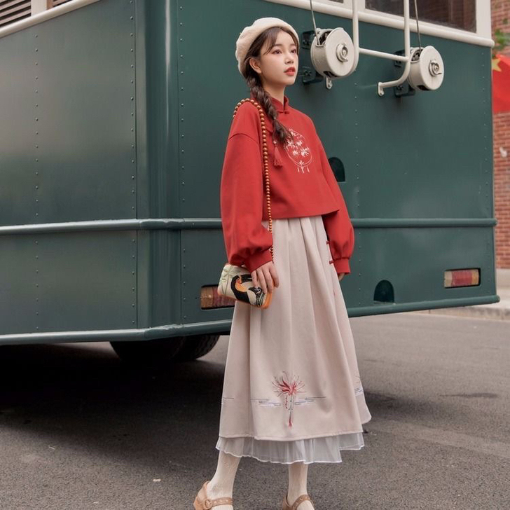 改良款汉服，春节穿过一次