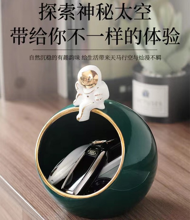 创意宇航员玄关收纳盒桌面太空人可爱生日礼物...