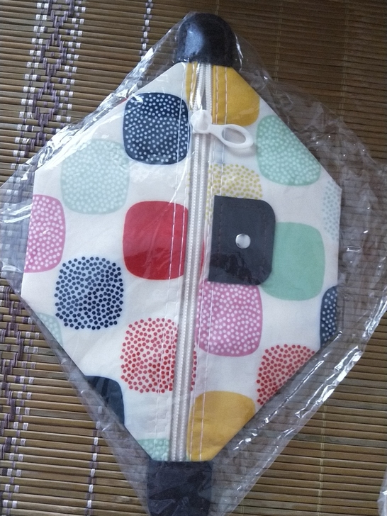 化妆包，以下两种颜色家中各2个