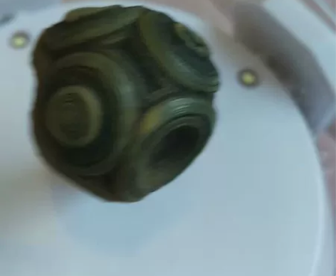 眼石外蒙天然浮雕眼石,三只眼一张嘴巴,生动...