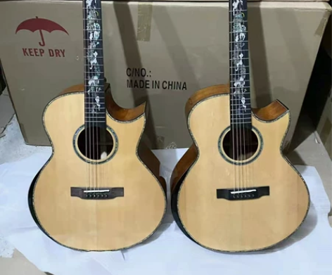 仅用了几次了,原价 6000 的全单吉他,...