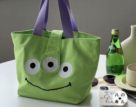 三只眼简约款式 上班族放东西很方便 容量也...